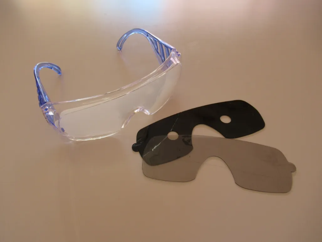 白内障体験ゴーグル（見えにくさ）